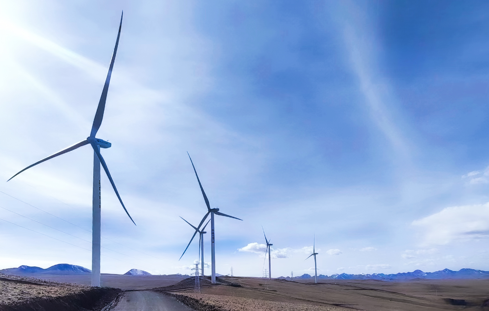 10天完成8台机组调试！德赢机组再创超高海拔风电建设事业