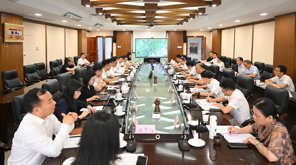 程晨光率队造访钦州市人民政府